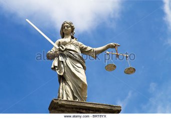 statue-of-lady-justice-at-dublin-castle-in-dublin-ireland-brt8yx